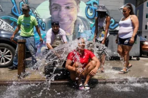Millions in US sweat out first extreme heat wave of year